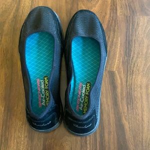 Sketchers Like New Air-Cooled Memory Foam Sneakers size 8 1/2